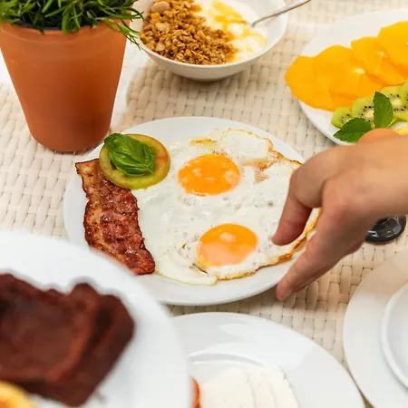 &tales Collection - With Service And Breakfast